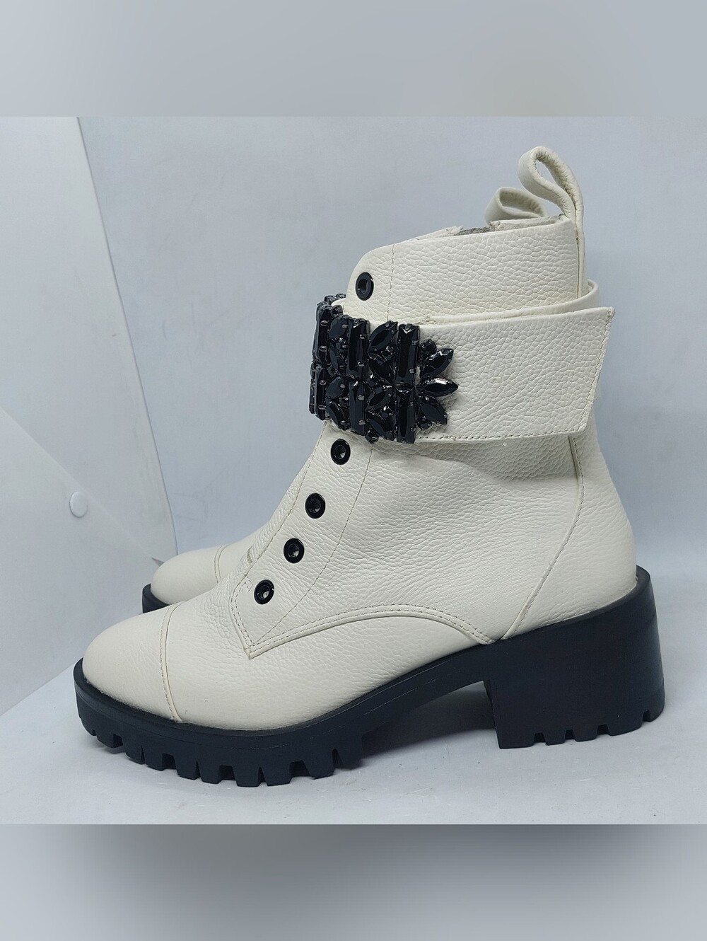 Karl Lagerfeld Paris Pippa Boots White Bone Leather Crystal Combat Womens Sz 6.5